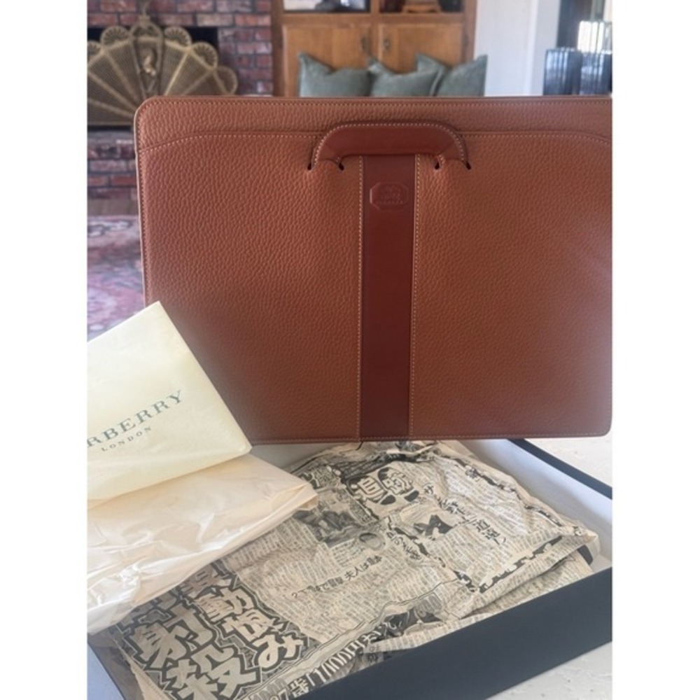 AUTHENTIC Modern Vintage Heritage Burberry London Grained Leather Briefcase Tan